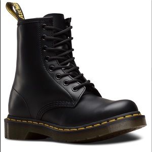 Dr. Martens Women’s 1460 Smooth Black Boot